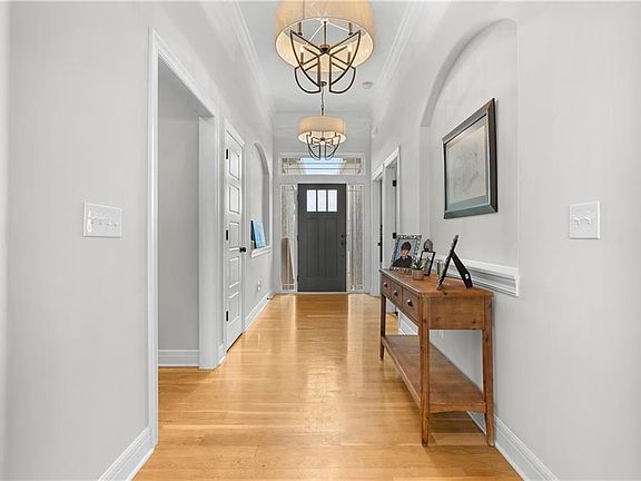 5th image of 1109 SW Brookside Ct