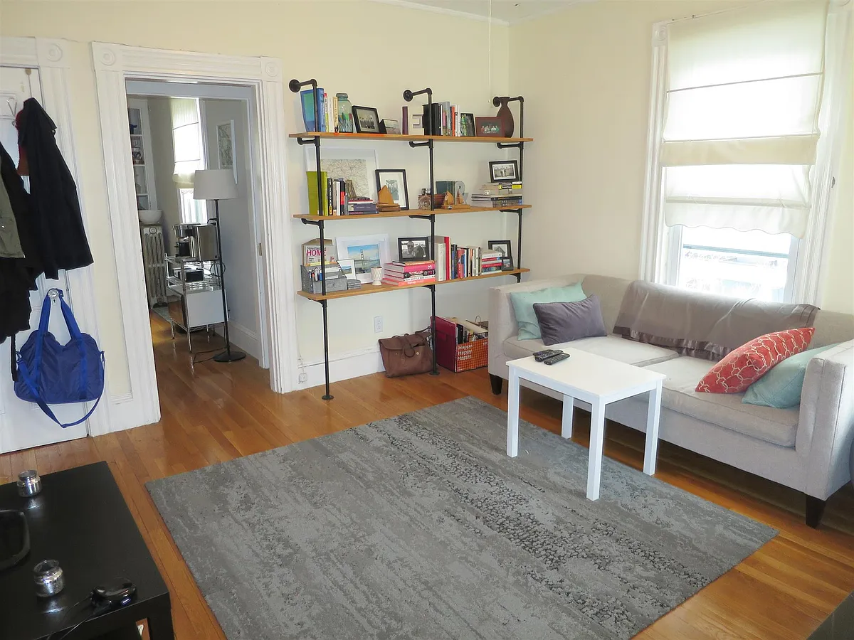 Building Photo - 145 Orchard St #2