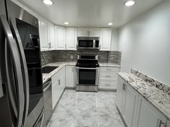 5280 NW 2nd Avenue #PH-15, Boca Raton, FL 33487