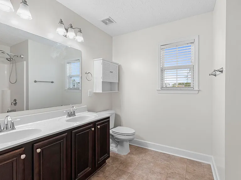 406 Amaryllis Ln — Photo 6