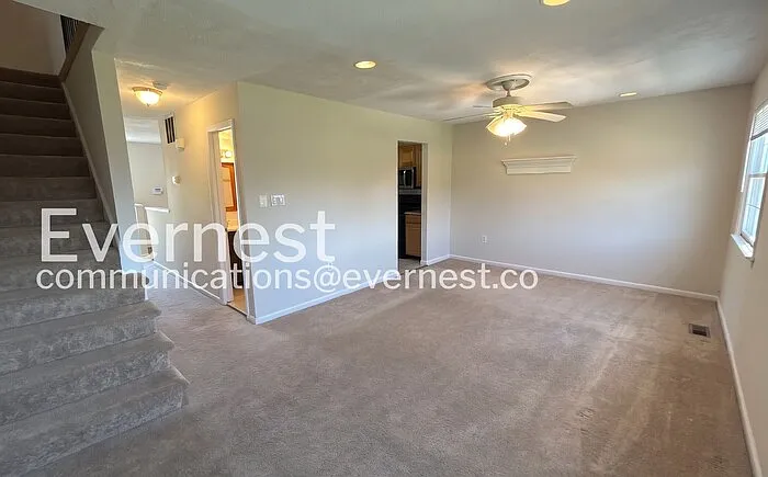 2325 McClellan Ct — Photo 12