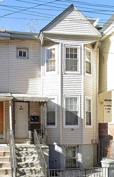 45A Van Reypen St — Photo 1