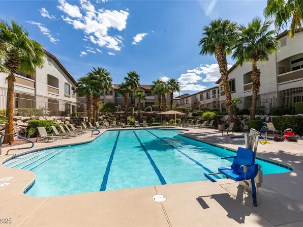 2305 W Horizon Ridge Pkwy APT 3713, Henderson, NV 89052