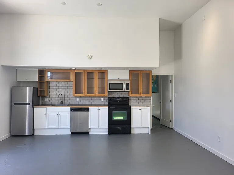 2635 Logan Ave #2635 — Photo 18