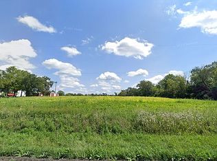 4N651 Munger Rd, Wayne, IL 60184