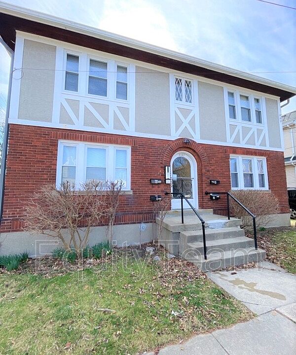 1st image of 3157 Parkview Ave #3