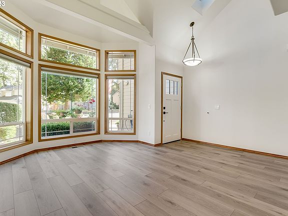 4th image of 2133 SE Nordlund Ct