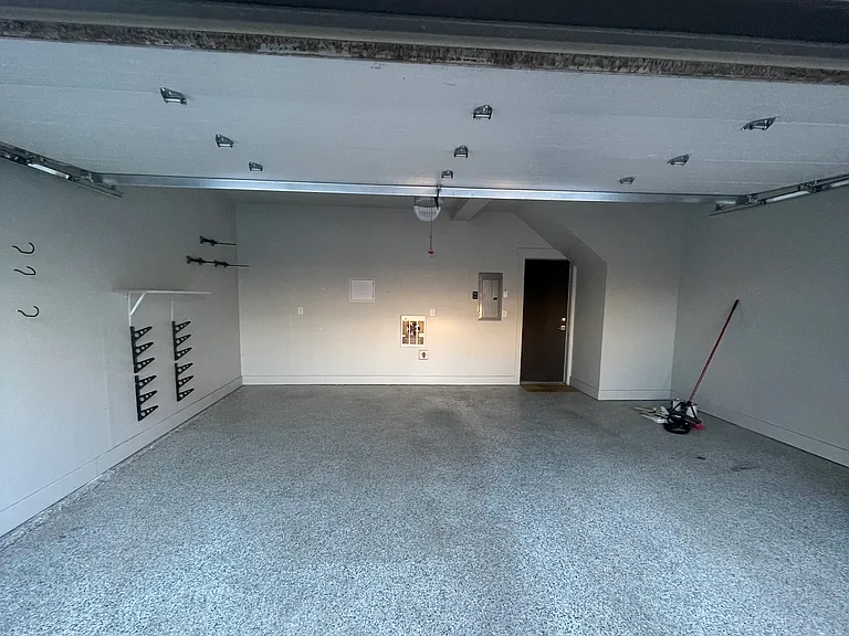 28 A Hickory Loop #28A — Photo 22