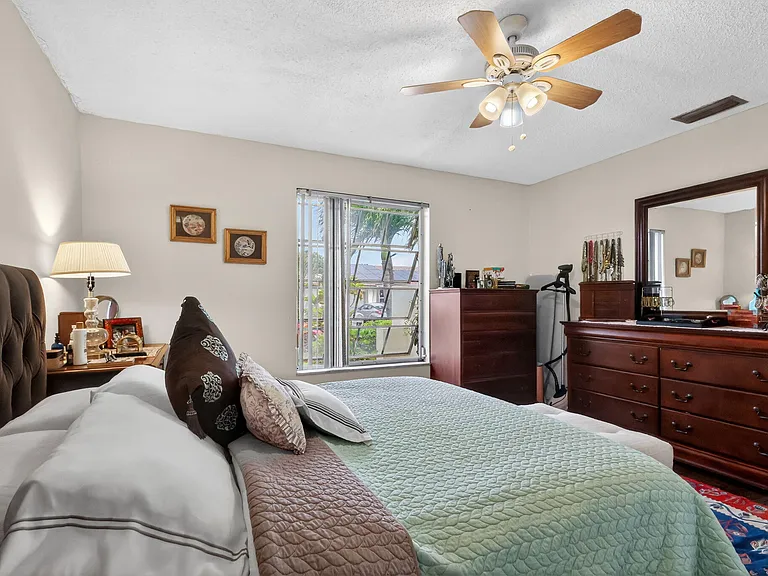 5299 Copperleaf Cir — Photo 16