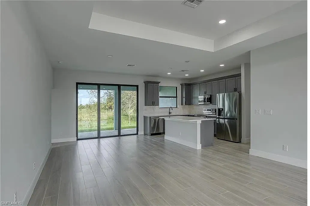 4 bed, 1904 sqft, $3,600 — Photo 3
