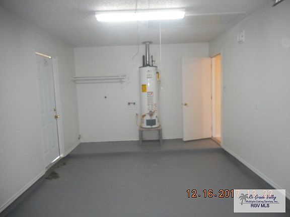 5th image of 2925 Rosewood Cir