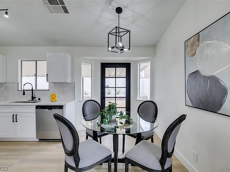 598 Jackson Dr — Photo 30