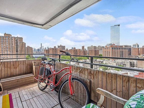 3rd image of 264 Broadway APT C1107