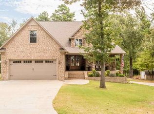 1050 Ramblewood Dr, Rogersville, AL 35652