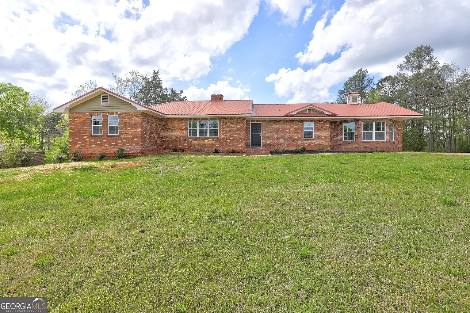 450 Lake Laurel Rd NE photo 1