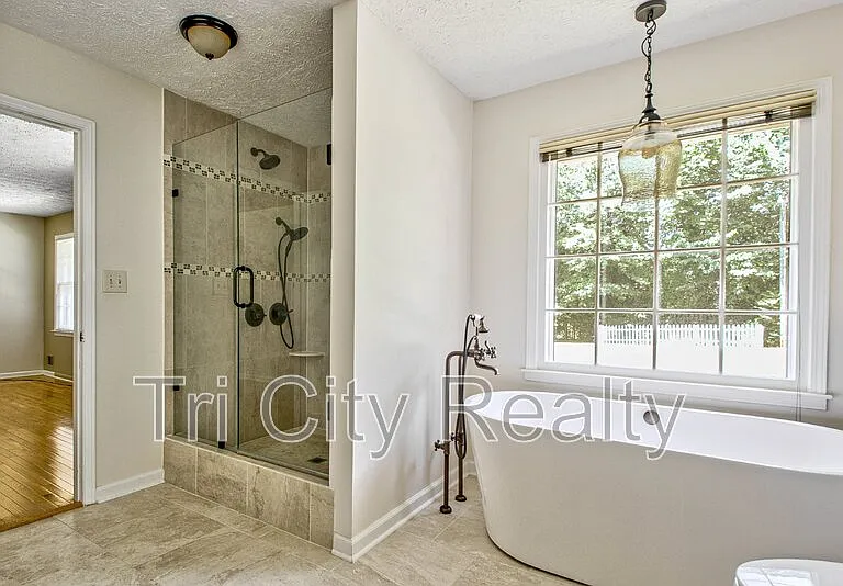 630 Hawthorne Pl — Photo 38