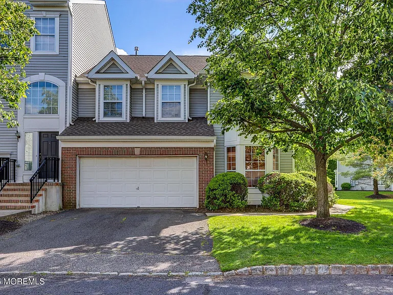 150 Nathan Dr — Photo 1