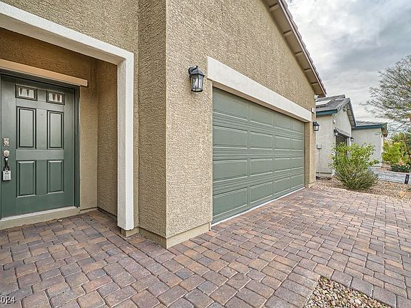 2nd image of 7513 Blue Lotus Ave