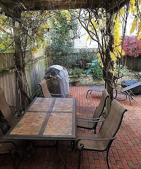 354 E Kossuth St — Photo 9