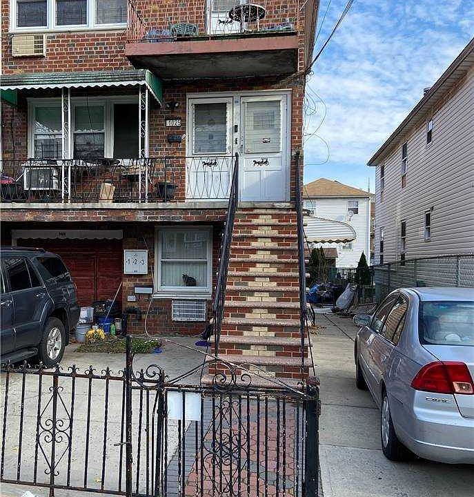 1st image of 1025 E 85th St
