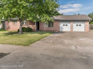912 Mills Ave, Dumas, TX 79029
