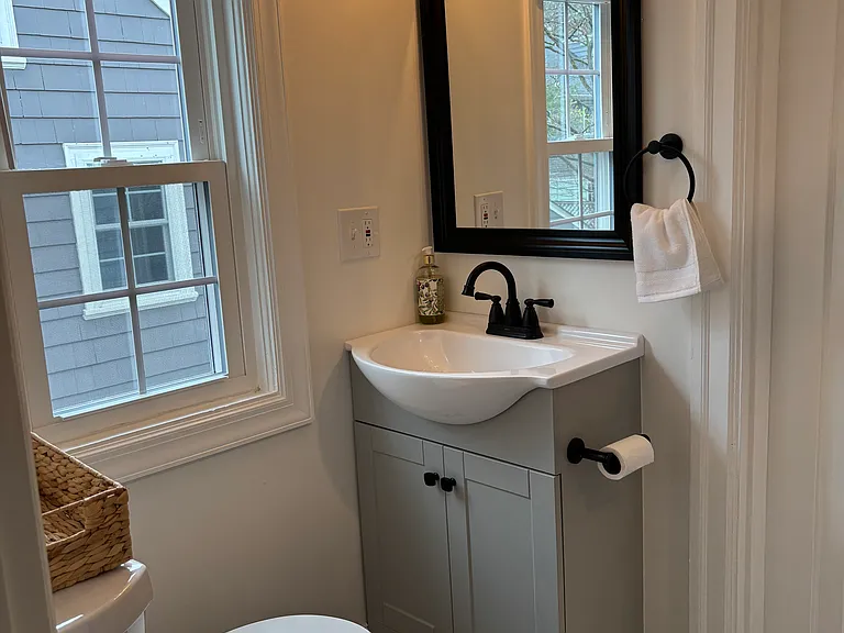 60 Sargent Ave — Photo 14