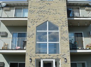 Greenbrier Apartments, Fargo, ND 58103