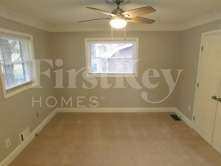 2742 Sherlock Dr — Photo 9