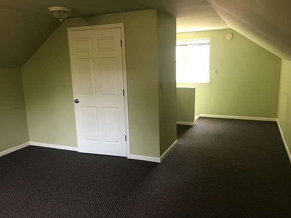 5th image of 402 La Plaza Ct