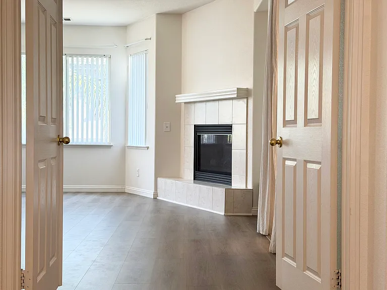 9489 Cedar Glen Ct — Photo 21
