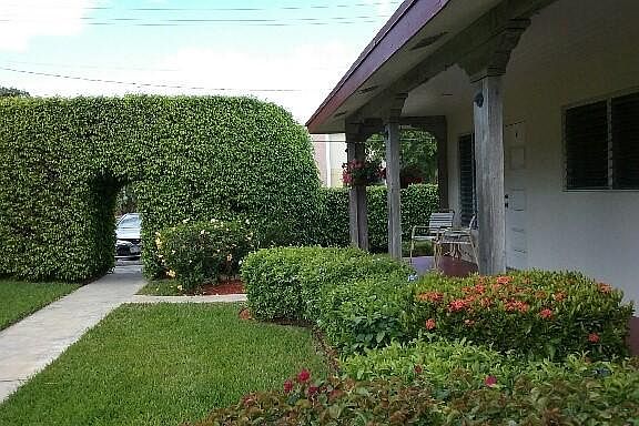 2nd image of 411 Seasage Dr APT 1