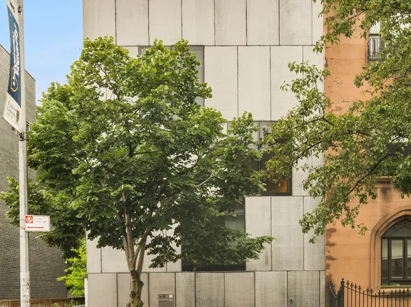 208 Vanderbilt Avenue image 2 of 14