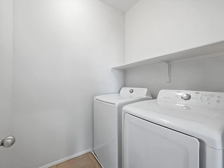 7658 Engleberg Ave — Photo 25