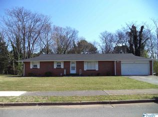 4424 McClain Ln NW, Huntsville, AL 35810