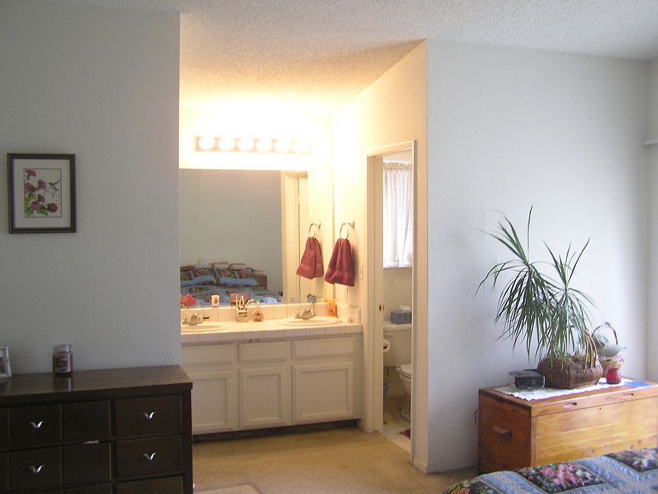 Master Bedroom/Bath 