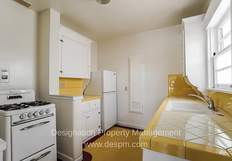 4619 1/2 Eagle Rock Blvd — Photo 9