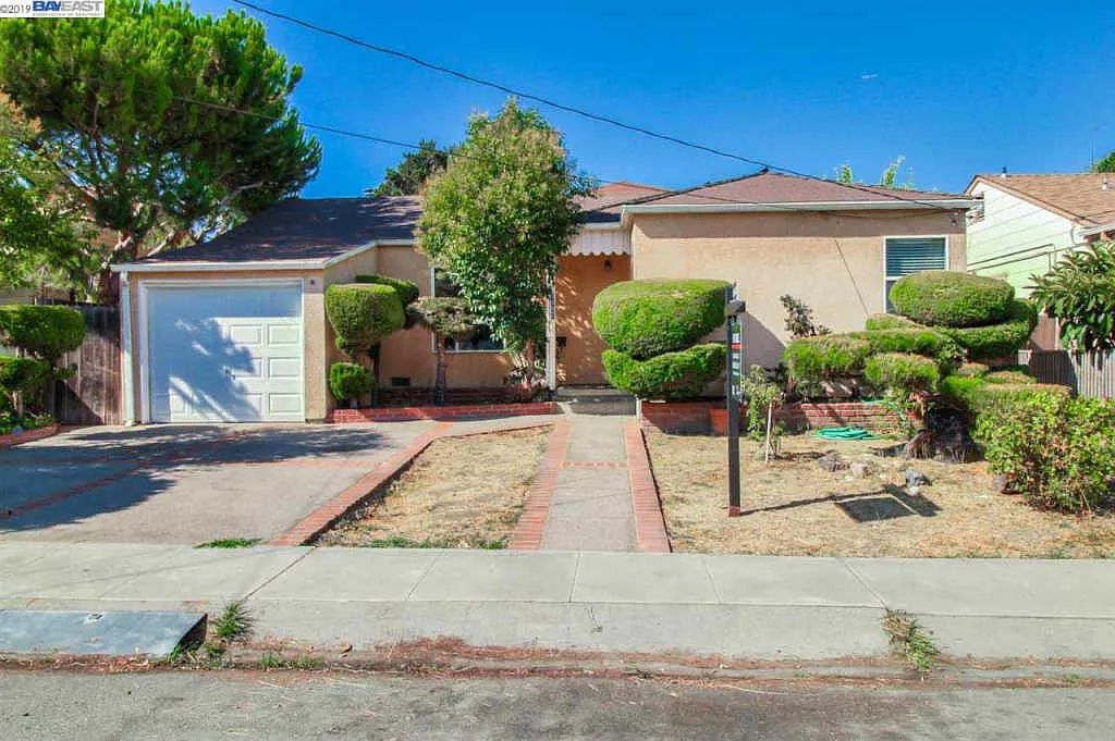 3596 Juniper St photo 1