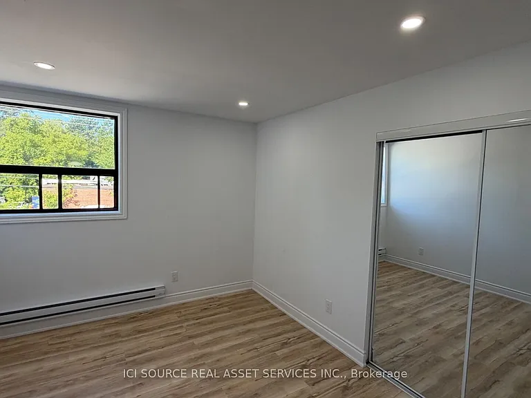 2 Queen St S #6 — Photo 8