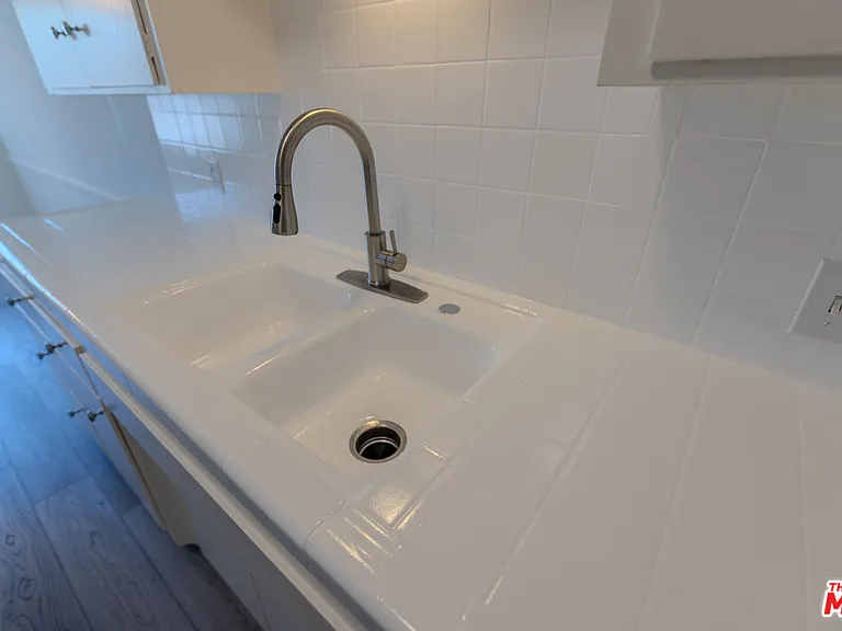 1930 S Robertson Blvd #7 — Photo 12