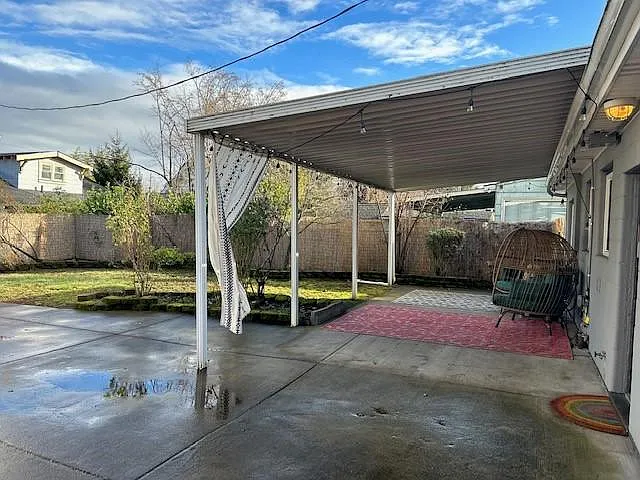 2 bed, 858 sqft, $2,600 — Photo 3