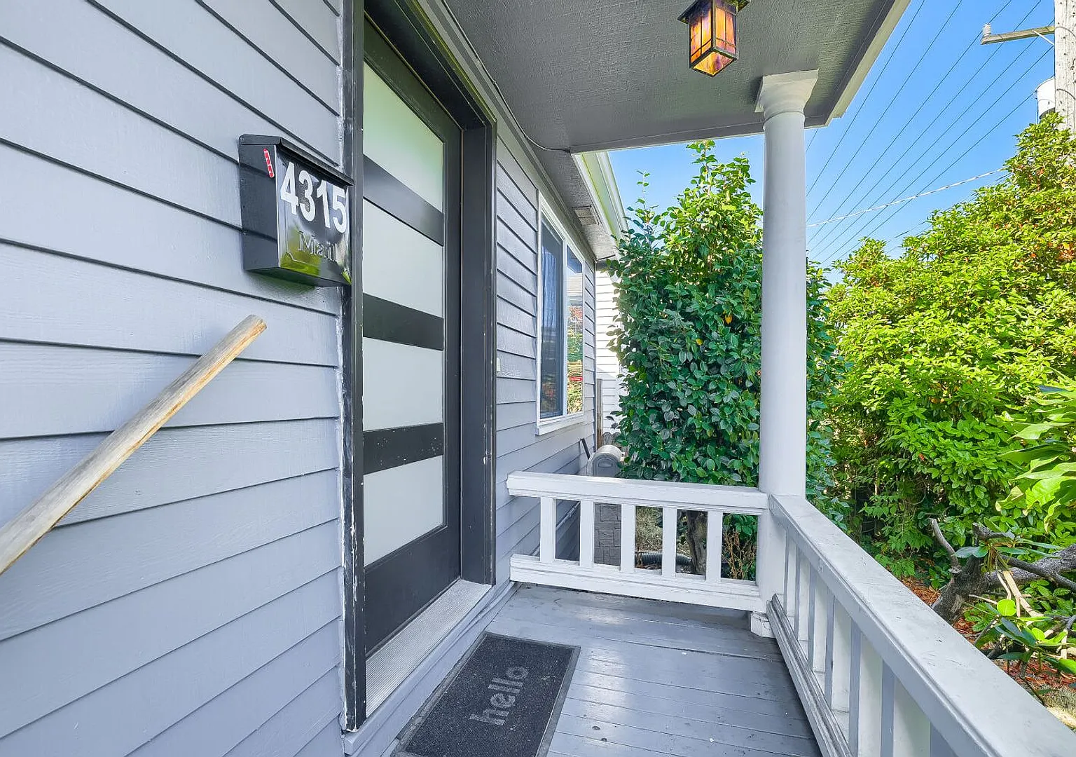 Amazing 3bed/4bath Home with 3 Additional Flex Rooms in University District! — Photo 1