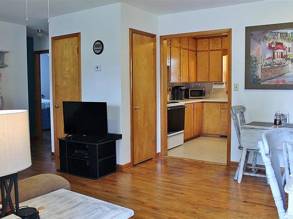 2nd image of 1018 Park Ave