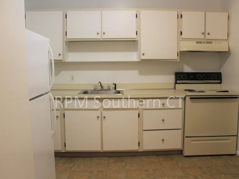 1730 State St #312 — Photo 2