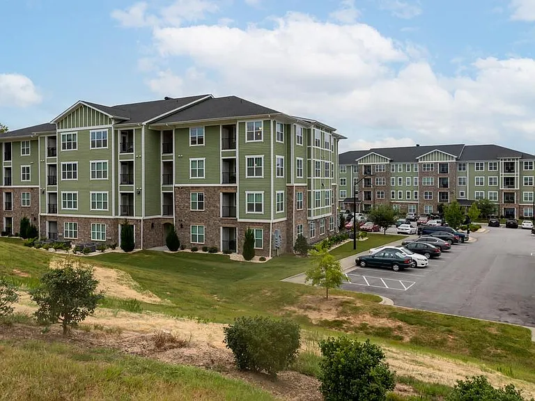 Foxwood Apartments — Photo 187