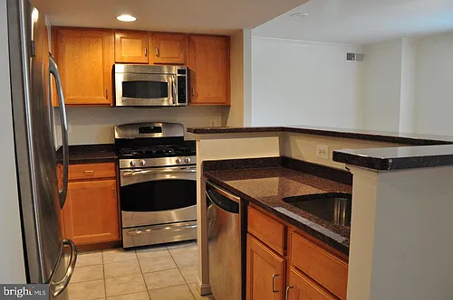 2220 Fairfax Dr #503 Photo 1