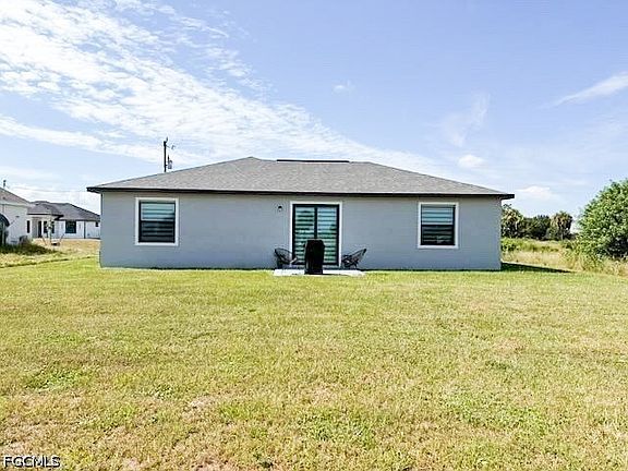 2nd image of 8041 Sherwood Cir