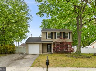 156 Saint Moritz Dr, Sicklerville, NJ 08081