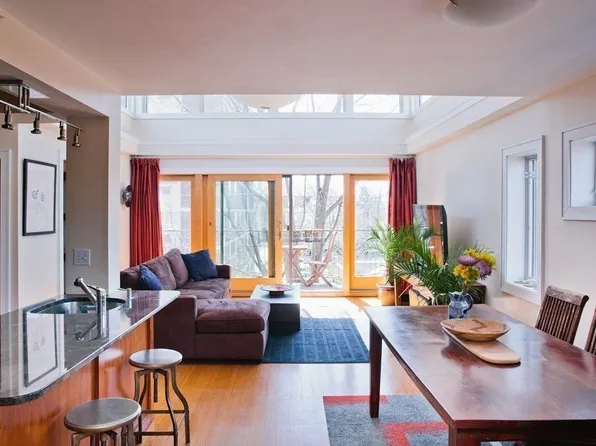 27 West St APT 7, Cambridge, MA 02139