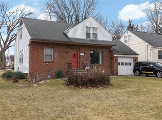 851 Richmond Rd, Lyndhurst, OH 44124