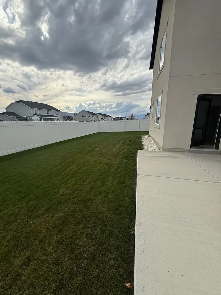 4 bed, 2.5 bath, 2650 sqft, $3,500 — Photo 3